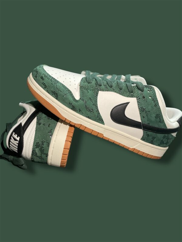 Nike dunk low melon