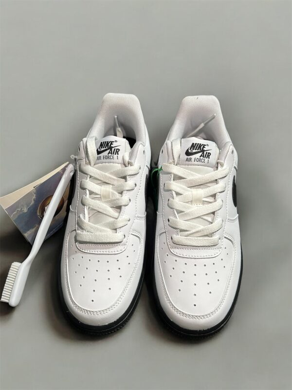 Nike Air Force 1 '07 