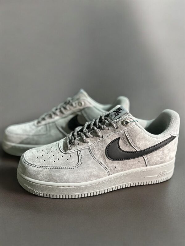 Nike Air Force 1 '07 