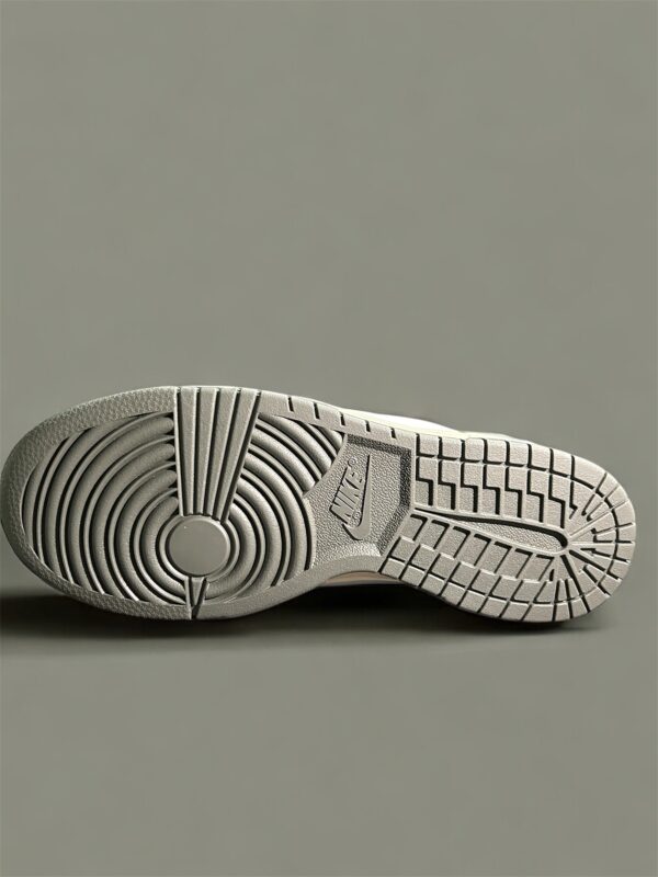 Nike dunk low- Light smoke Grey.