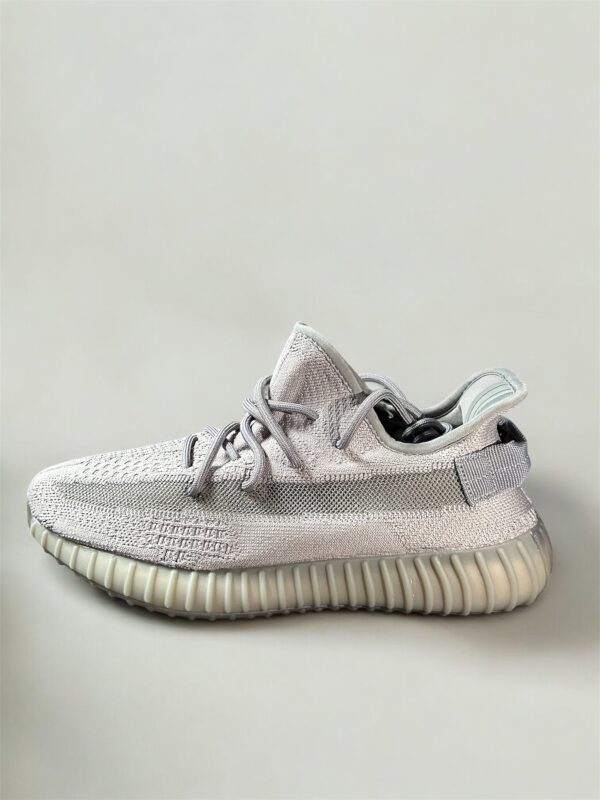 Yeezy 350 V2 Steel Grey - Imagem 2