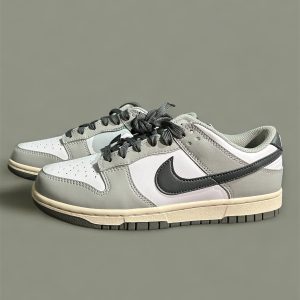Nike dunk low- Light smoke Grey.
